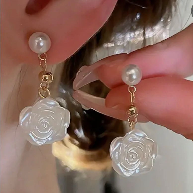 Exquisite Camellia Design In Pearl White Dangle Earrings Nwt